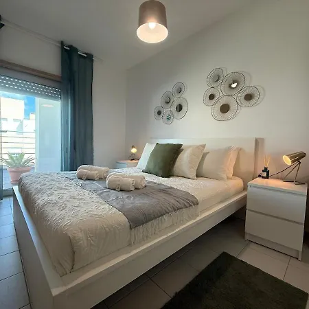 John Shelter Apartment *