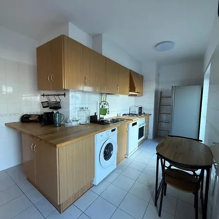 John Shelter Apartment *