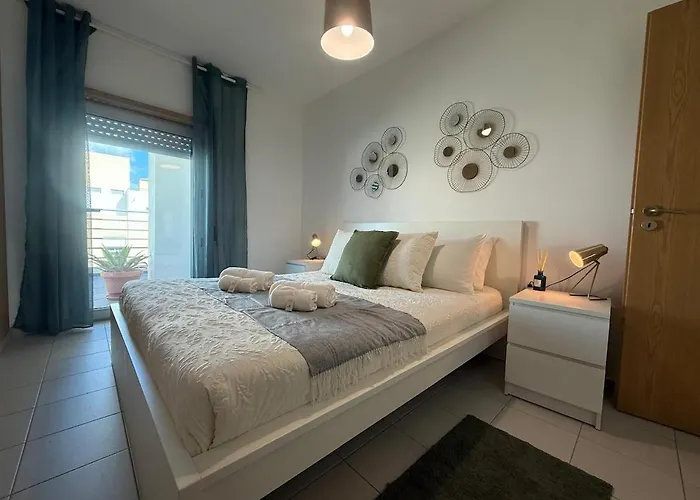 John Shelter Apartment *